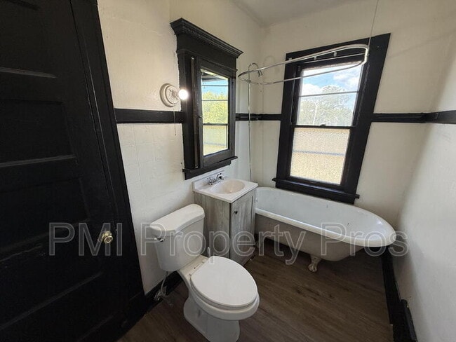 Building Photo - 2940 N Teutonia Ave