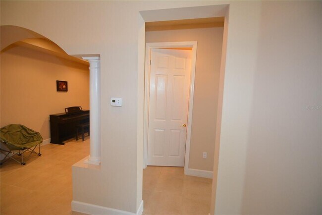 Building Photo - 16 River Point Dr