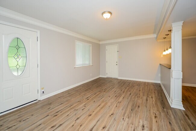 Building Photo - 1847 Litchfield Rd SW