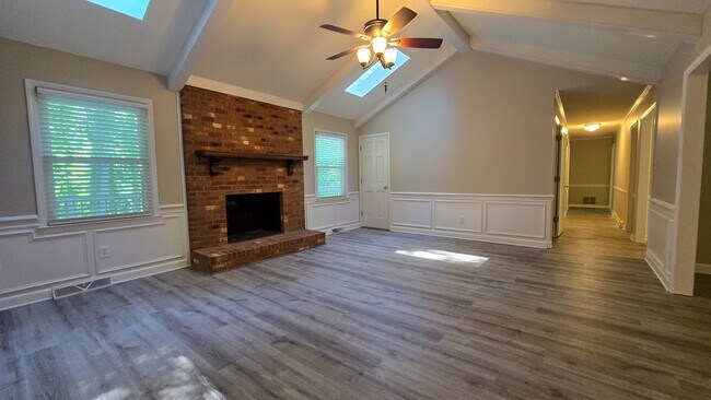 Building Photo - 600 Barkworth Rd