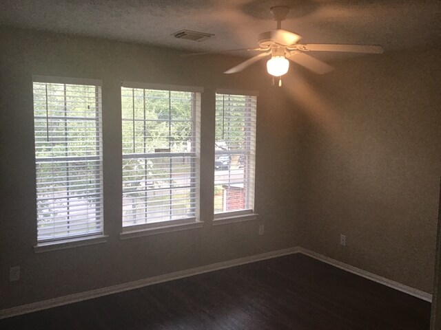 Building Photo - 1043 Leadenhall Cir