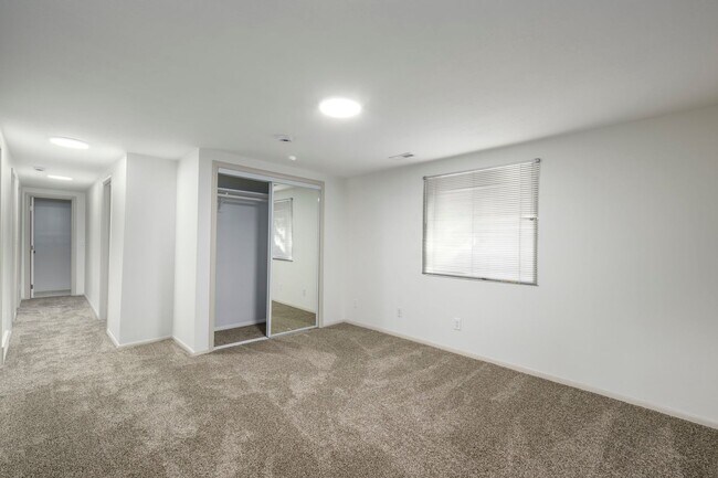 Building Photo - Gorgeous Home in Cottonwood Heights!