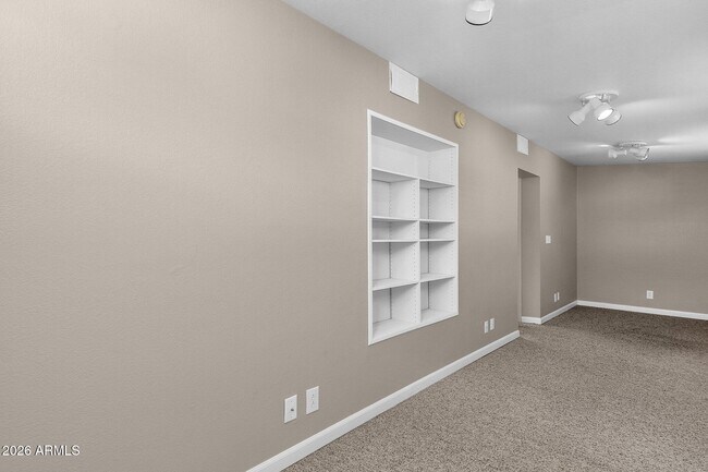 Building Photo - 4307 E Karen Dr