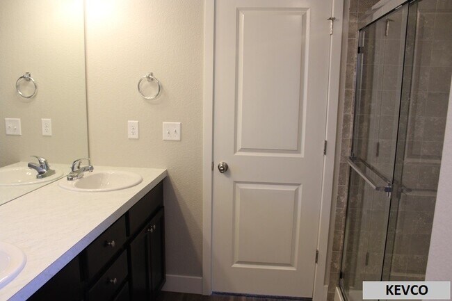 Building Photo - Gorgeous House in Dry Creek Neighborhood!