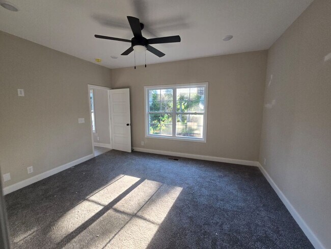 Building Photo - 1 Month Free! New Construction Ruby Floor ...