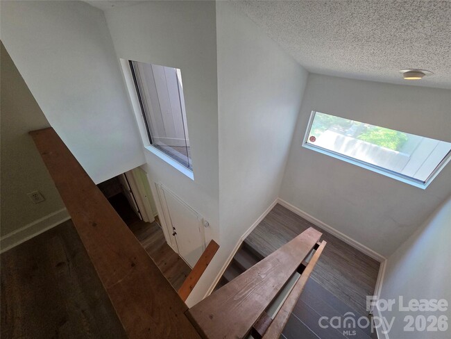 Building Photo - 23 Longbow Ct