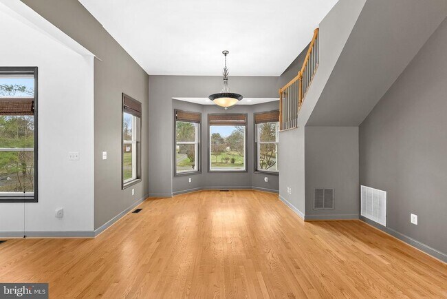 Building Photo - 19451 Youngs Cliff Rd