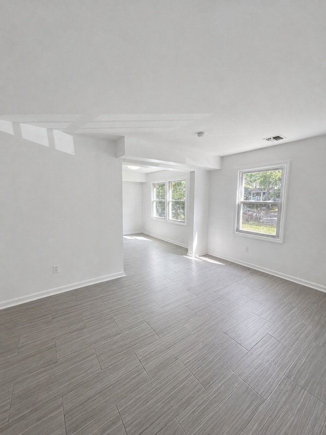 Building Photo - 1139 Sewall Ave