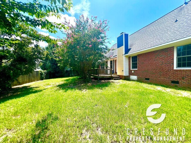 Building Photo - OVER 2000 SQ. FEET - Minutes Away from JAC...