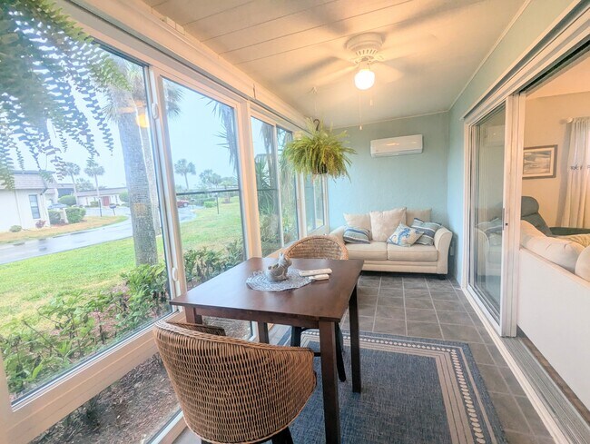 Building Photo - 1720 Lakeside Dr