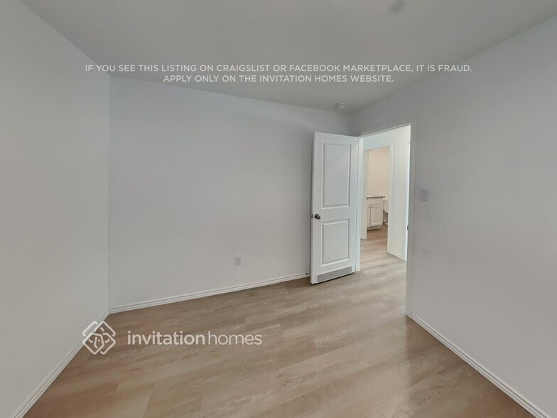 Building Photo - 4120 Waterfall Cv