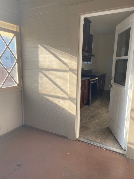 Enclosed back patio - 2510 E 3rd St