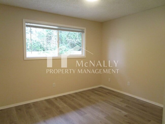 Building Photo - Melton: 6606