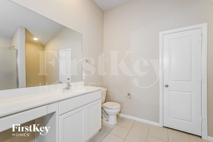 Building Photo - 400 Bronze Forest Dr