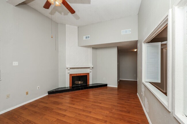 Building Photo - Trinity Meadows 1216