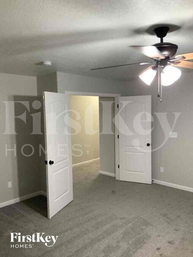 Building Photo - 6871 Kasson Dr
