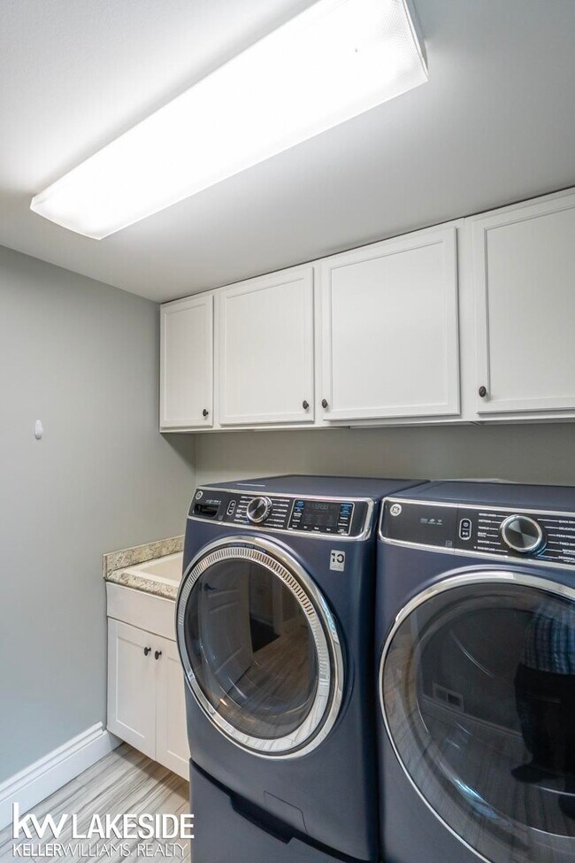 Building Photo - 47898 Lamplighter Trail