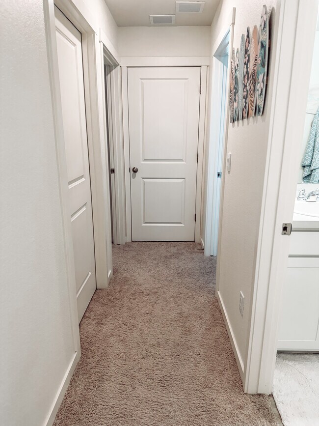 Building Photo - 482 3rd St