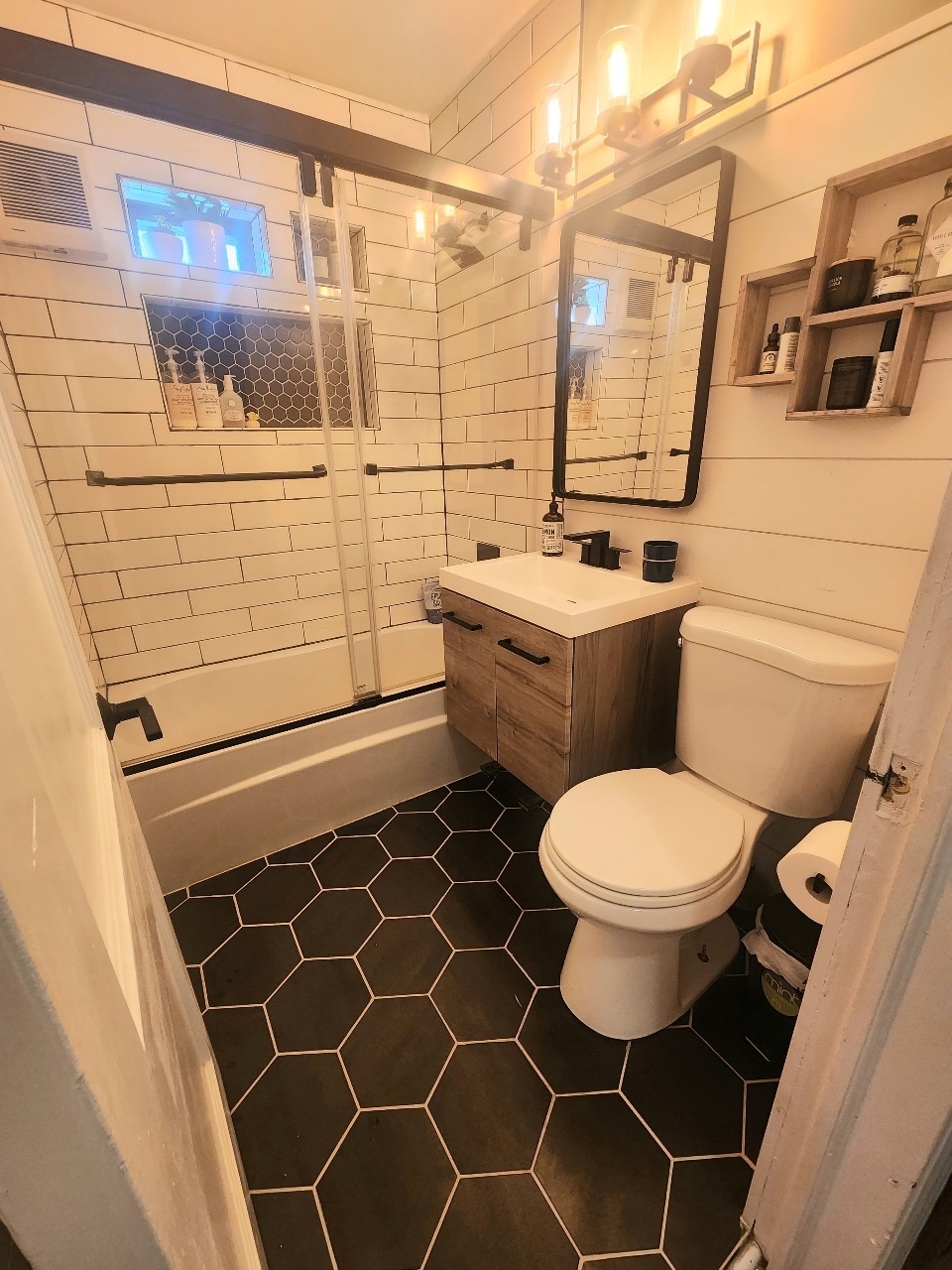 Building Photo - 519 S Williston St