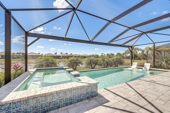 Building Photo - 15140 Pescara St