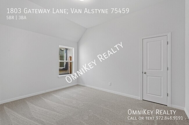 Building Photo - 1803 Gateway Ln