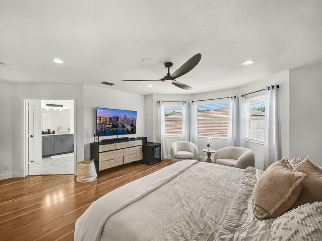 Building Photo - 6017 Newport Village Way