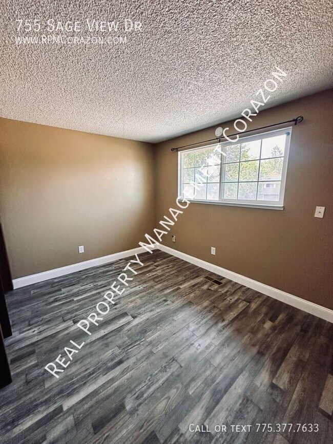 Building Photo - 755 Sage View Dr