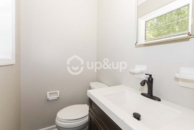 Building Photo - Fantastic 3bd/1.5ba home! Let yourself in!