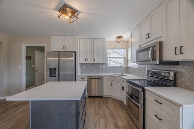 Building Photo - 1061 Dardenne Woods Dr