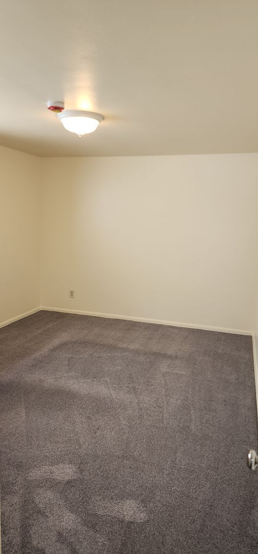 Building Photo - 15t7544
