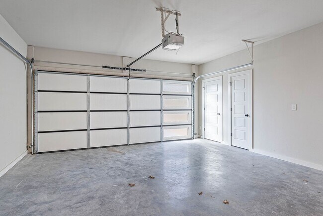 Building Photo - 491 S Happy Hollow Rd