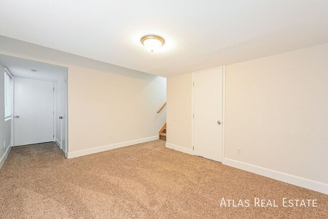 Building Photo - 1233 S Alton Ct