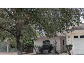 Building Photo - 3/2 duplex in Palm Coast      www.werentsu...