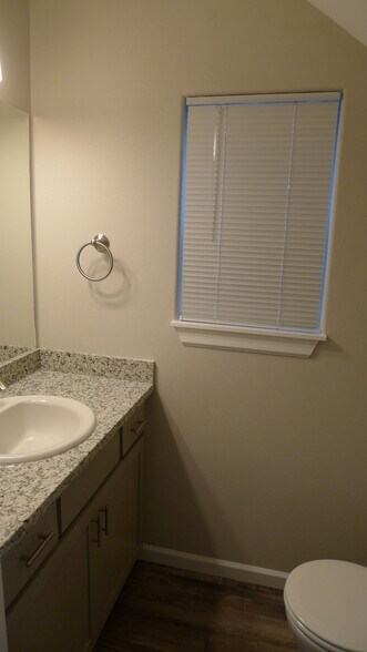 Half bath - 1138 R St