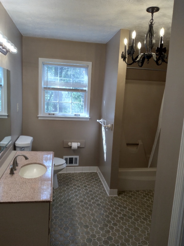 Building Photo - 3780 Dora Dr SE