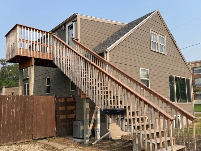 Primary Photo - Three Plex Across from MSU