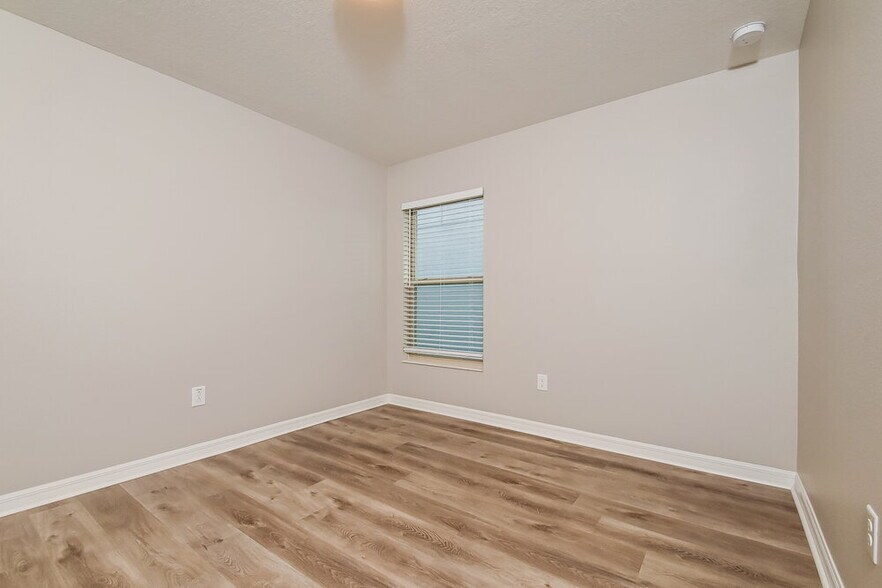 Building Photo - 10419 Carloway Hills Dr