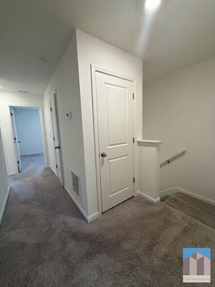 Building Photo - 3530 Condor Ct SW