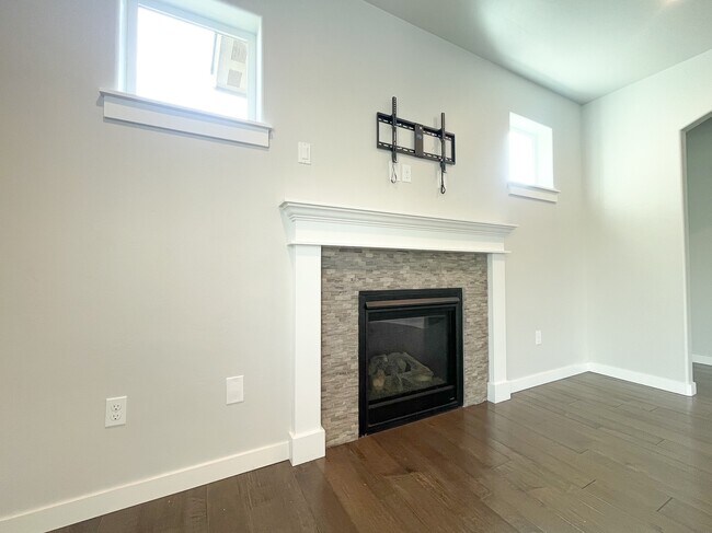 Building Photo - 11473 Baserri Dr