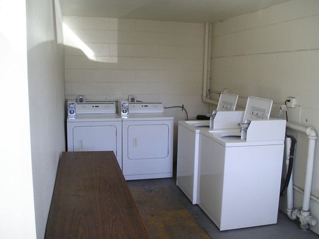 Interior Photo - 1560 Mill St