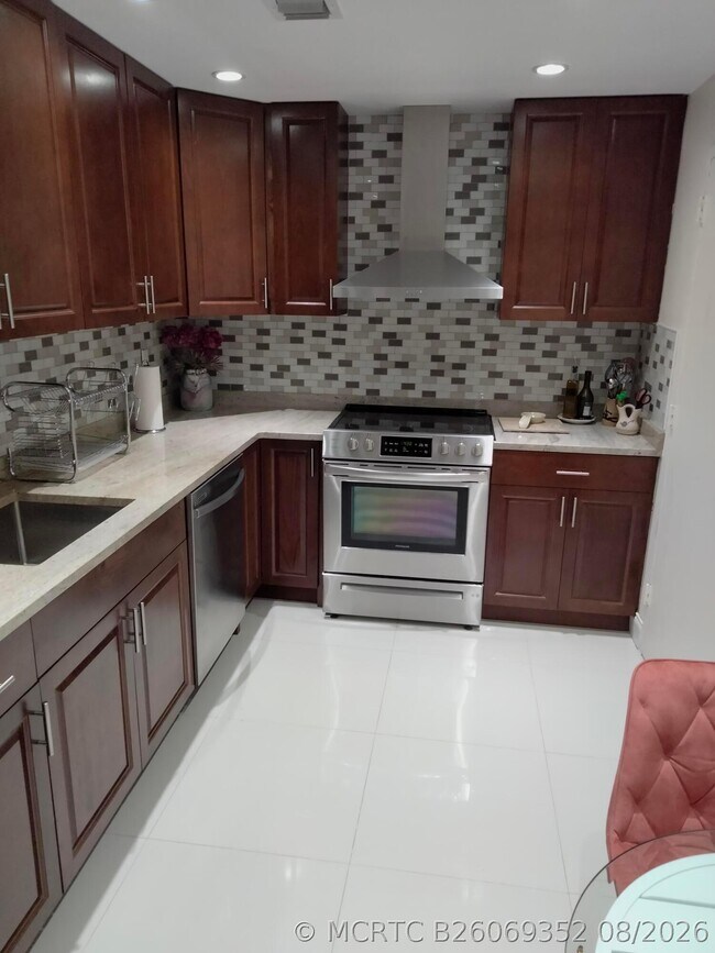 Building Photo - 4250 Galt Ocean Dr