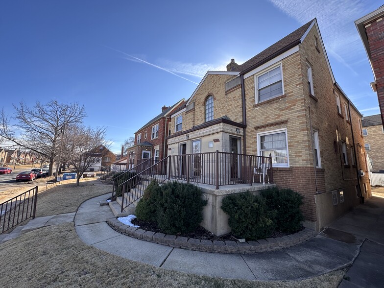 Building Photo - 5816 Mardel Ave