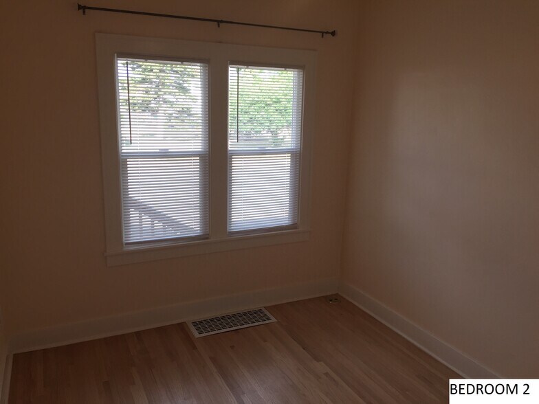 Building Photo - 409 5th St S