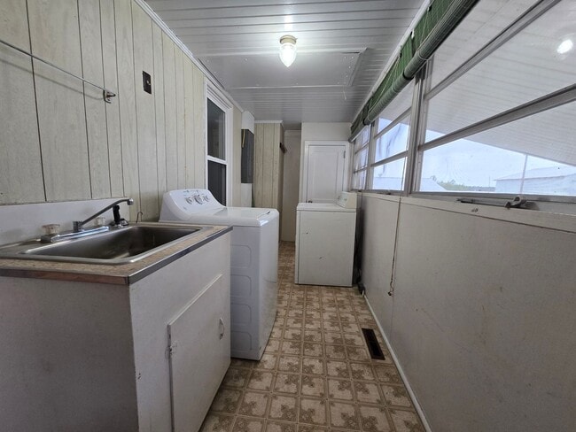 Building Photo - Peaceful Country Living in Sunbury, NC. an...