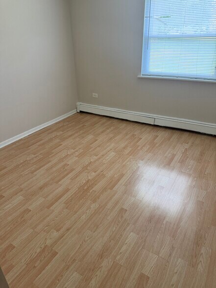 Building Photo - 755 Grove Dr