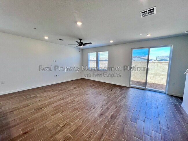 Building Photo - 883 Fruitwood Ave