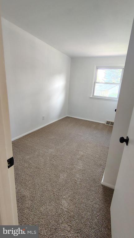 Building Photo - 574 Remsen Rd