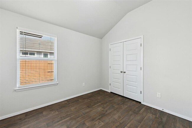 Building Photo - 120 Lyndon Dr