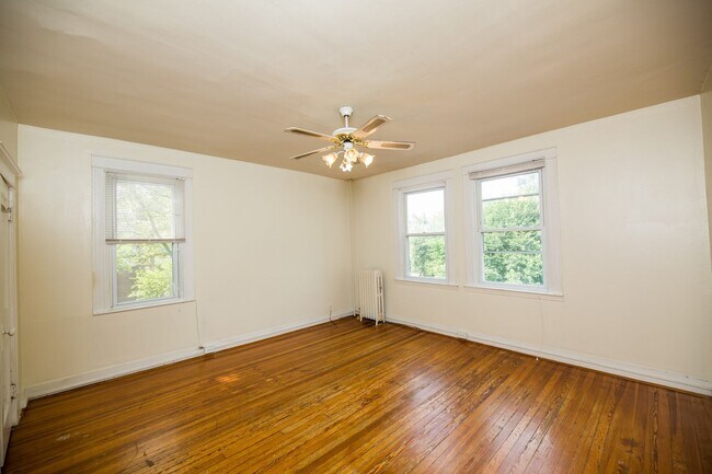 Building Photo - 2026/2027 JHU Off-Campus 5bd/3ba Charles Village w/ W/D & parking!.. Available 6/9/26