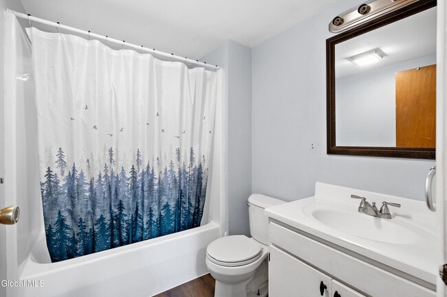 Building Photo - 9 Wake Robin Rd